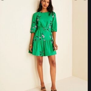 Ann Taylor Size 8 belted Floral Green Dress